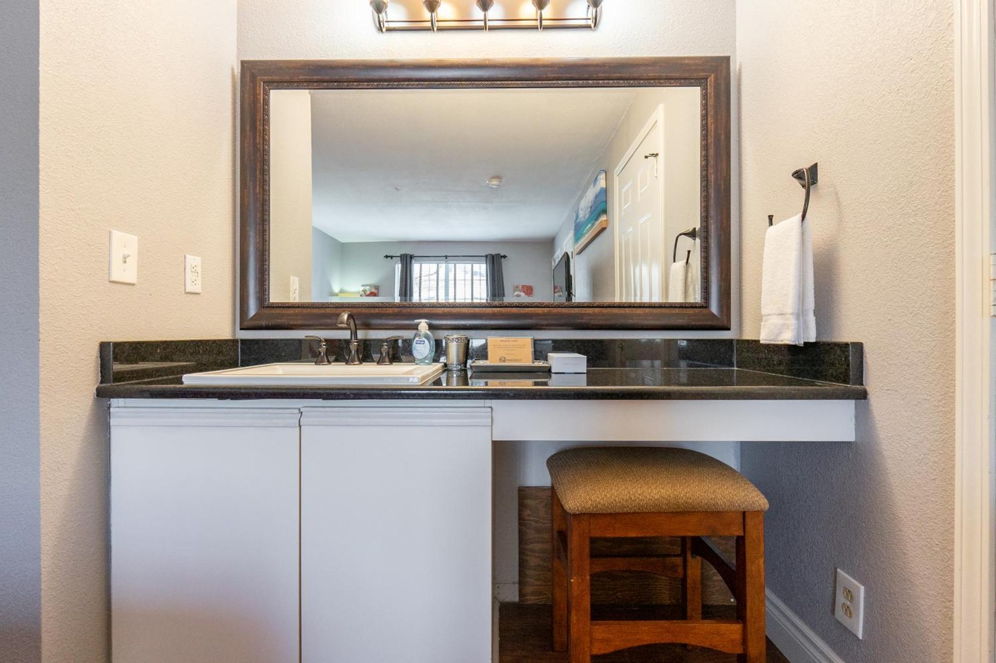 2Br Walk-In Condo - Near The 76 Strip - Free Wifi - Pool - Free Tickets Included - Clb-3 Branson Eksteriør billede