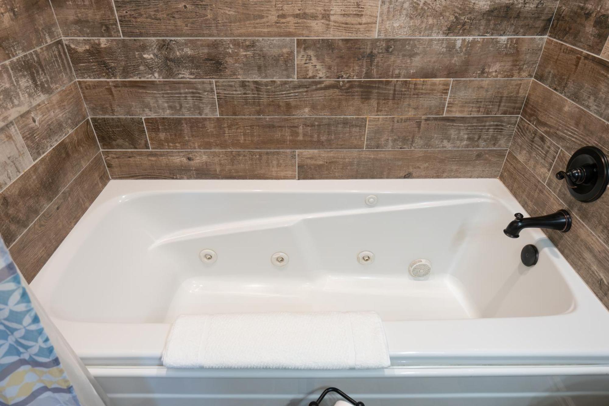 2Br Walk-In Condo - Near The 76 Strip - Free Wifi - Pool - Free Tickets Included - Clb-3 Branson Eksteriør billede