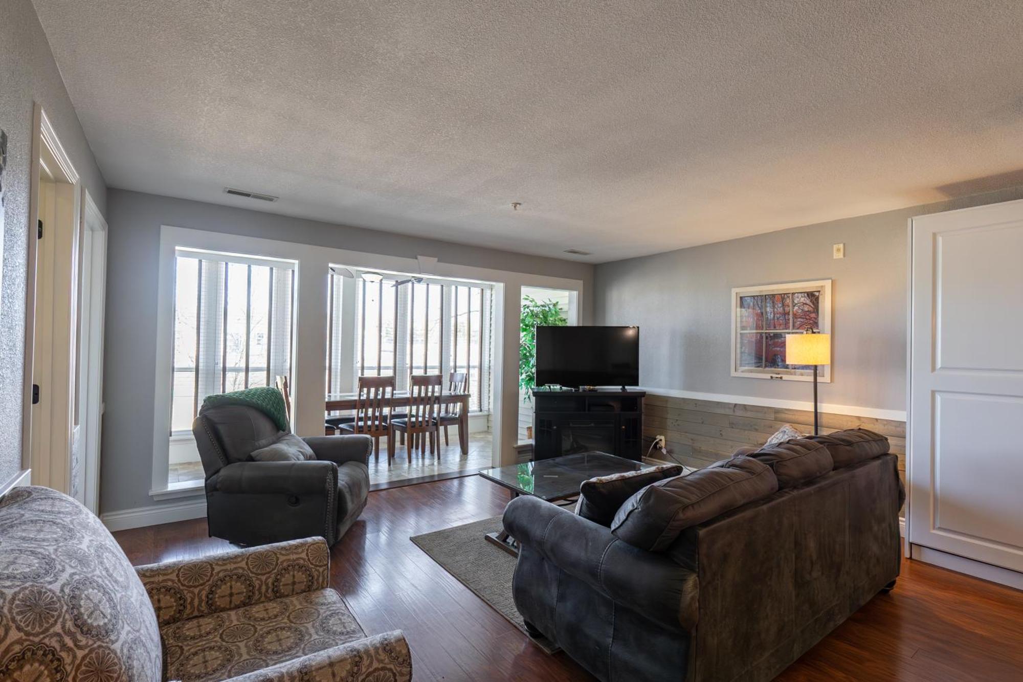 2Br Walk-In Condo - Near The 76 Strip - Free Wifi - Pool - Free Tickets Included - Clb-3 Branson Eksteriør billede